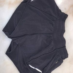 Lululemon Hotty Hot 2.5” Shorts Size 0 Color Black